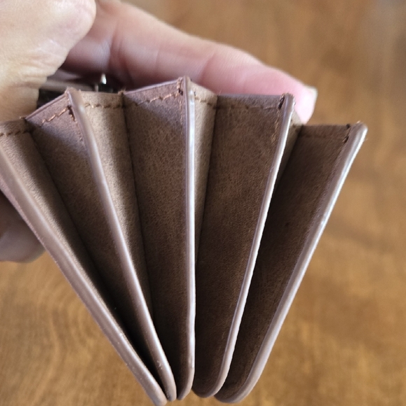 Elegant Tan Wallet with Leaf Accent - Picture 8 of 12